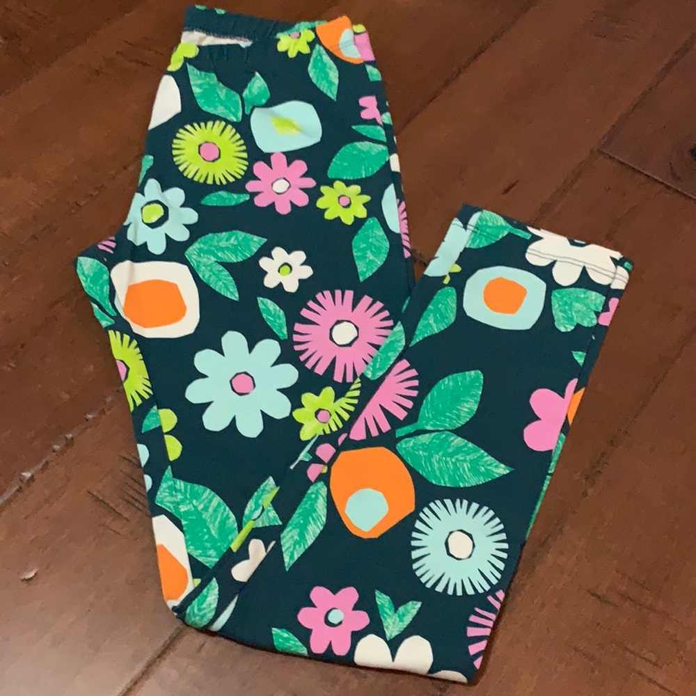 Colorful leggings with dark blue background